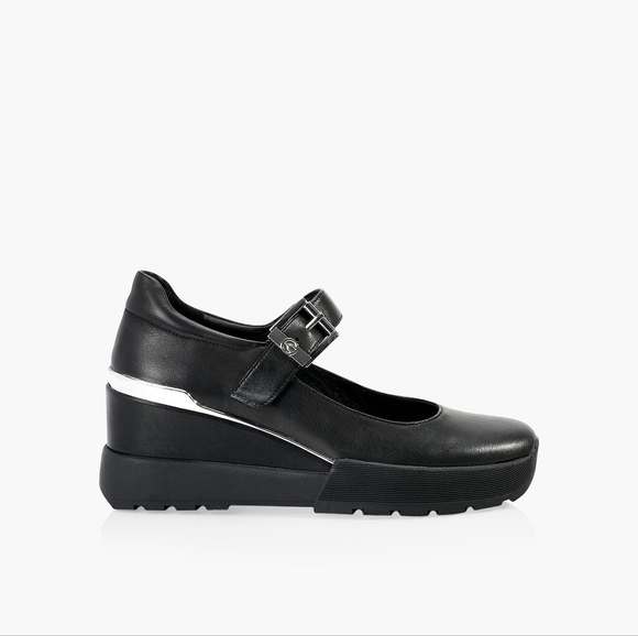 The Wishbone Collection shoes - Picture 2 of 8